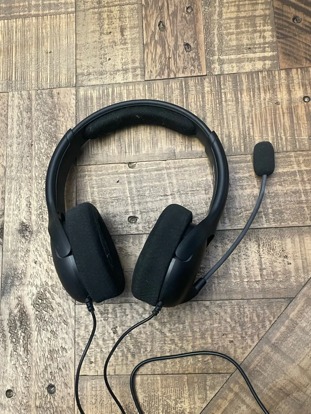 Black Wired Over-Ear Headset with Microphone - Gaming & Communication